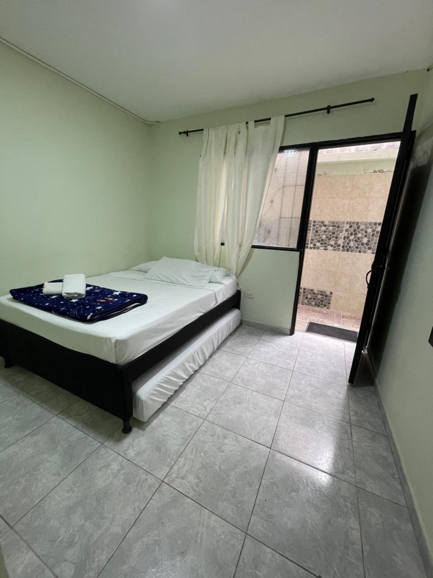 Apartamento Plazoleta De Colores Apartment Guatape Exterior photo